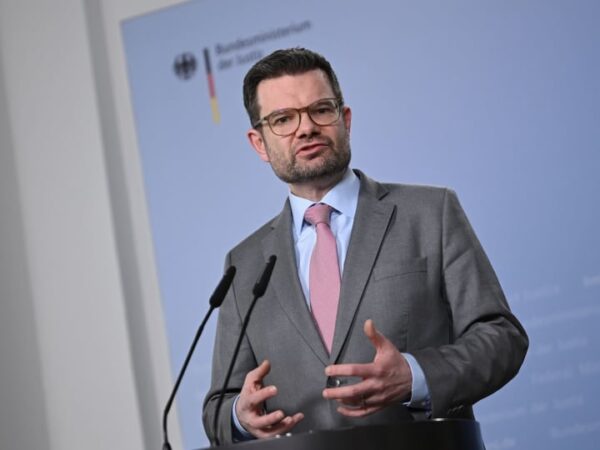 German minister dismisses Islamist claims ahead of Hamburg demo