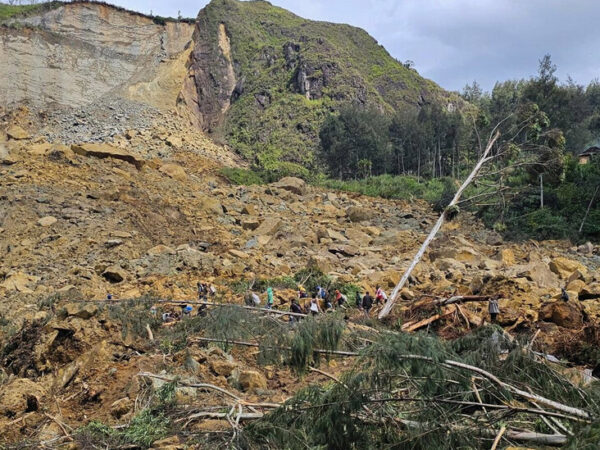 Hundreds Feared Dead in Papua New Guinea Landslide