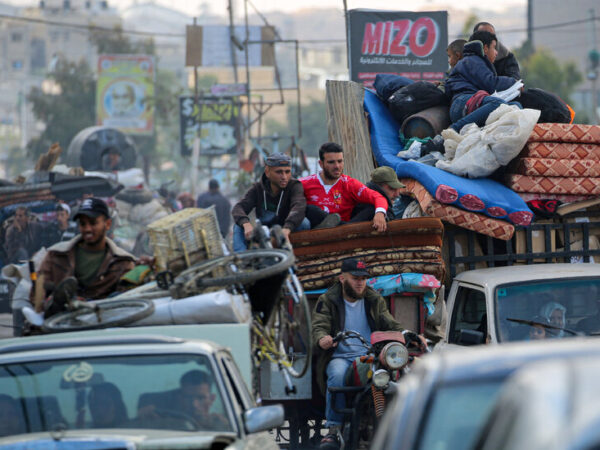 Israeli Tanks Enter Rafah and Take Control of Border Crossing: Live Updates