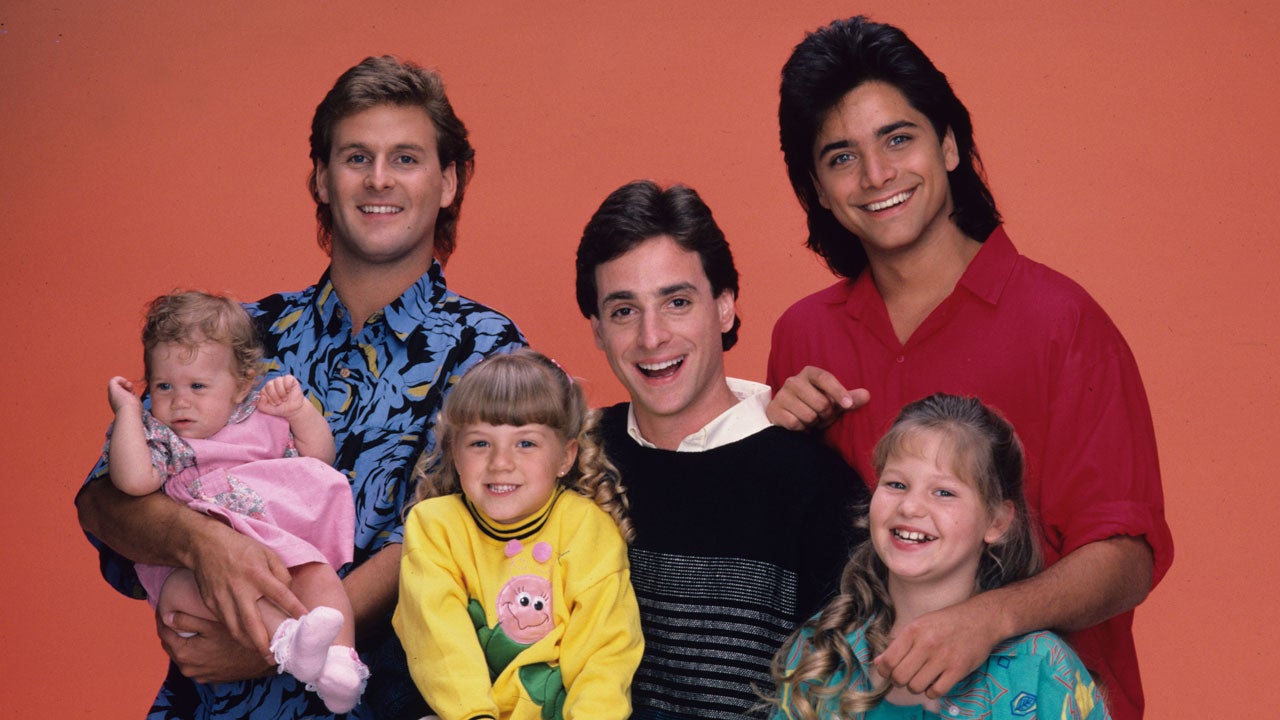 John Stamos Shares New Pic of Mary-Kate and Ashley Olsen Reuniting With ‘Full House’ Cast John Stamos Shares New Pic of Mary-Kate and Ashley Olsen Reuniting With ‘Full House’ Cast
