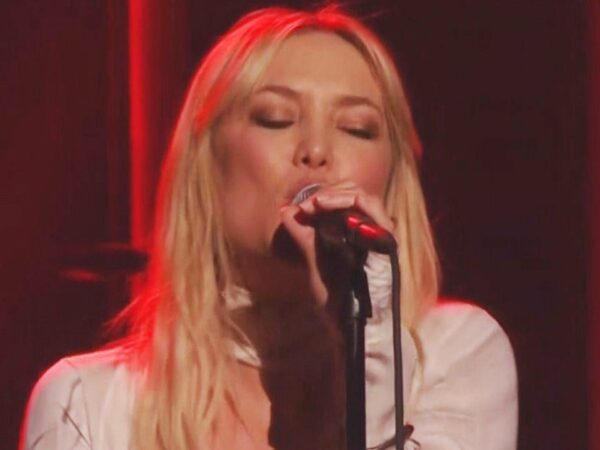 Kate Hudson Is a Rock Star! Watch Her Perform New Single