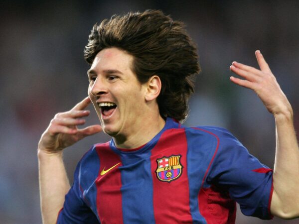 Lionel Messi’s first Barcelona contract, signed on napkin, on sale at auction Lionel Messi’s first Barcelona contract, signed on napkin, on sale at auction