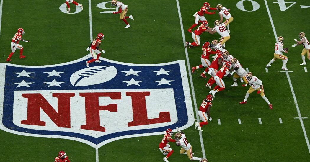 Netflix and the N.F.L. Sign a Three-Season Deal Netflix and the N.F.L. Sign a Three-Season Deal