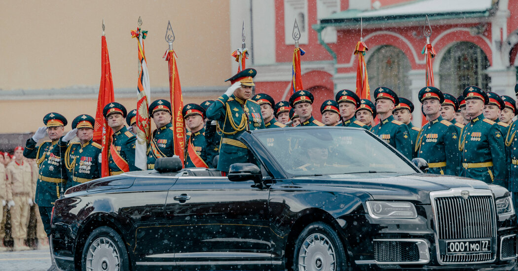 Putin Replaces Defense Minister in Rare Cabinet Shake-up