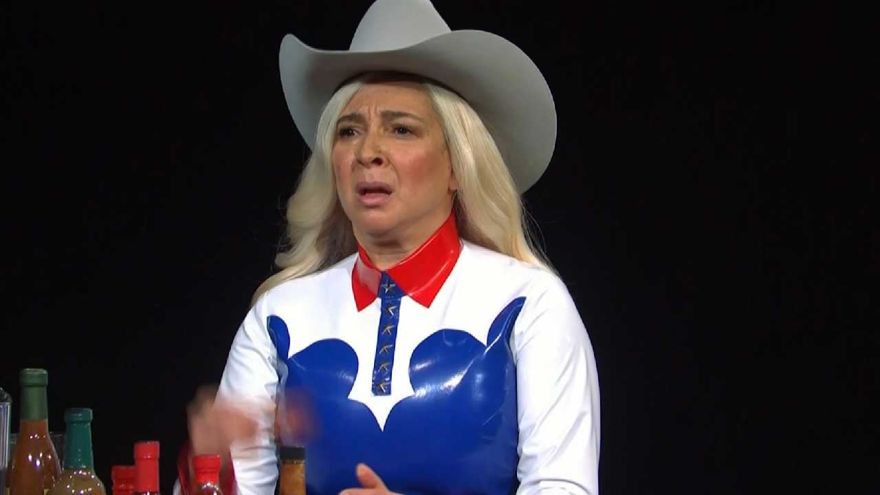 ‘Saturday Night Live’: Maya Rudolph’s Beyonce Returns to ‘Hot Ones’ for Another Spicy Challenge ‘Saturday Night Live’: Maya Rudolph’s Beyonce Returns to ‘Hot Ones’ for Another Spicy Challenge