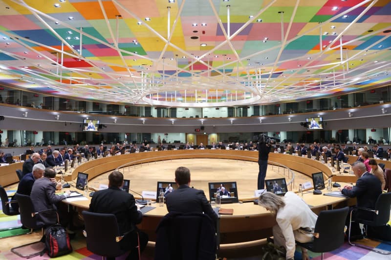 Ukraine tops list of EU ministers’ five defence priorities