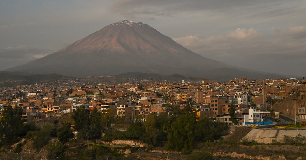 7.2-Magnitude Earthquake Strikes Off Peru, Injures 3 7.2-Magnitude Earthquake Strikes Off Peru, Injures 3