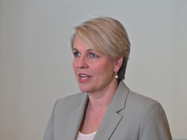 Australia warned it must do more to save Great Barrier Reef