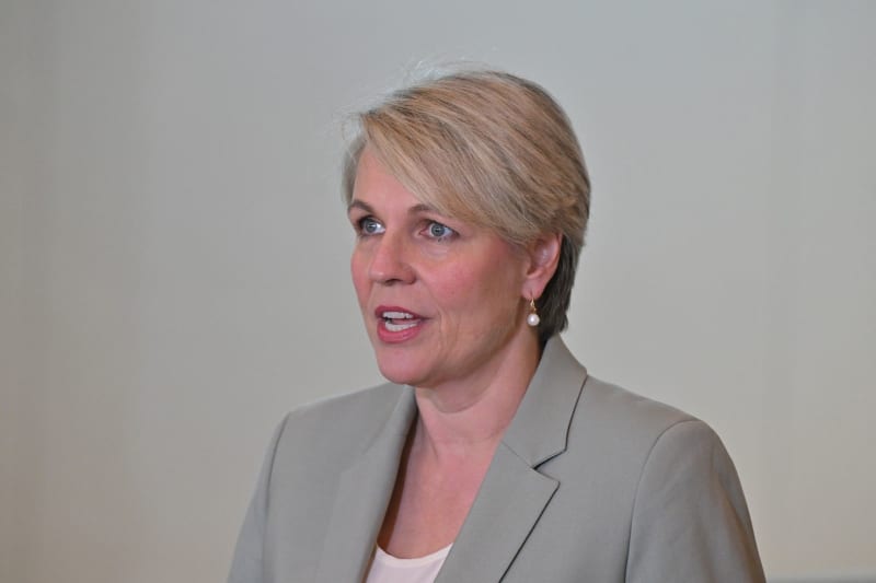 Australia warned it must do more to save Great Barrier Reef