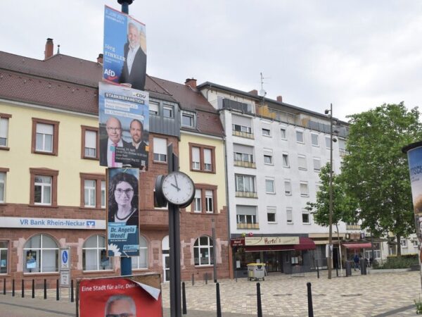 Far-Right Politician Attacked With Box Cutter in Germany