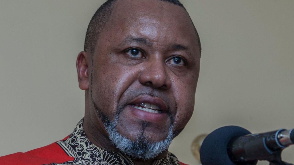 Mourners killed by car in Malawi VP’s funeral convoy Mourners killed by car in Malawi VP’s funeral convoy