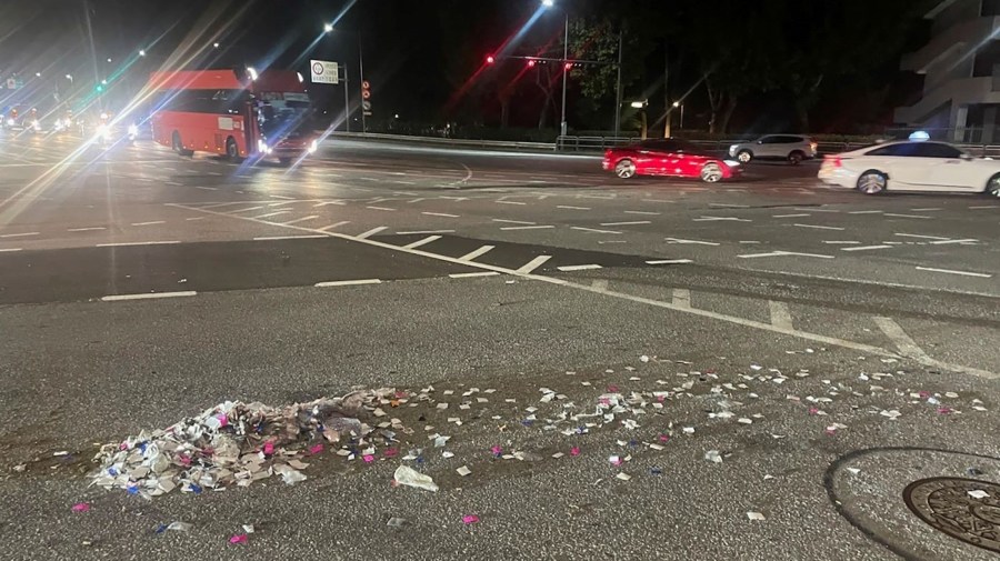 North Korea sends more balloons filled with trash to South Korea North Korea sends more balloons filled with trash to South Korea