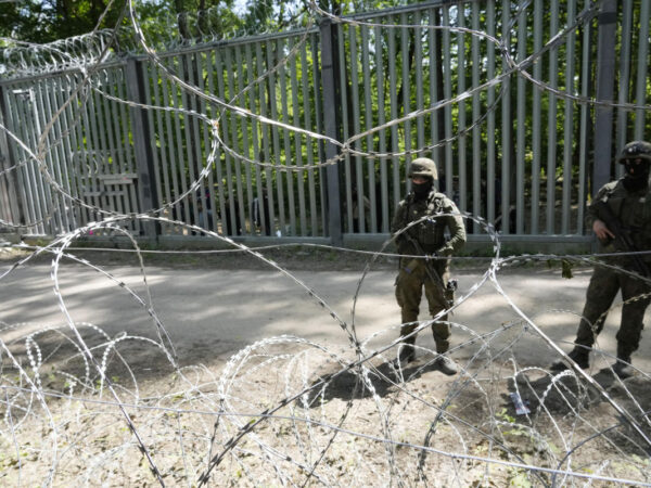Polish leaders seek clarity on detention of troops who fired warning shots under migrant pressure