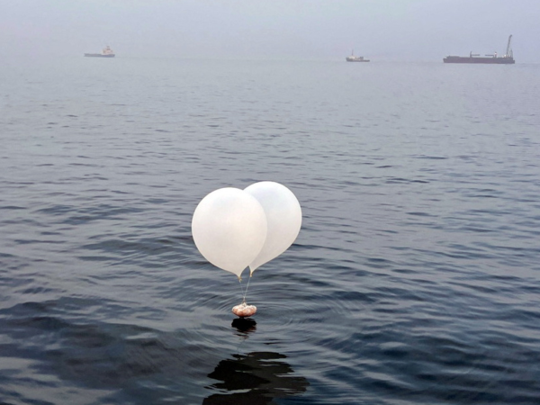 South Korea to resume loudspeaker broadcasts over border in balloon row