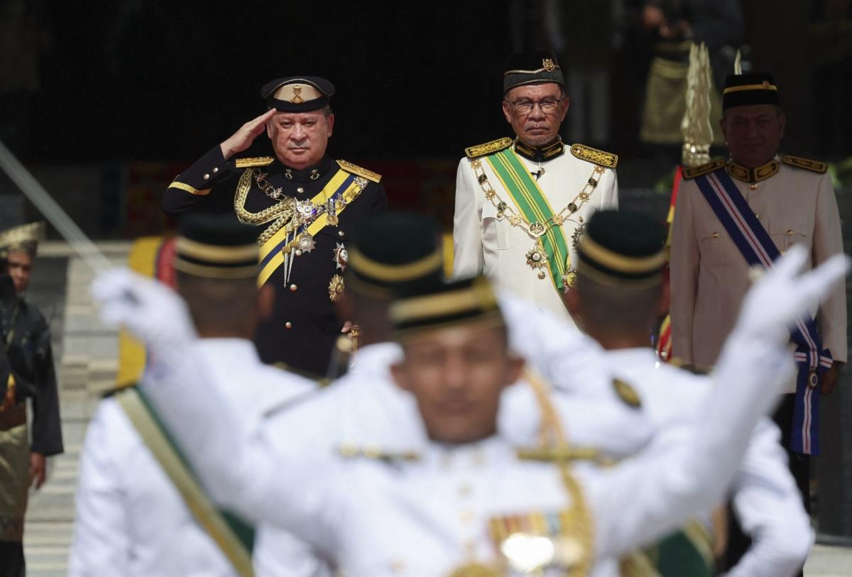 Terror Threat to Malaysian King and PM Anwar Sparks Arrests