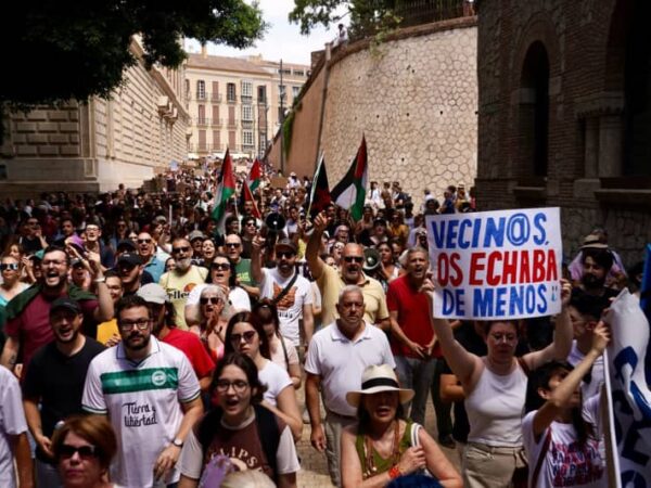 Thousands in Málaga protest against mass tourism