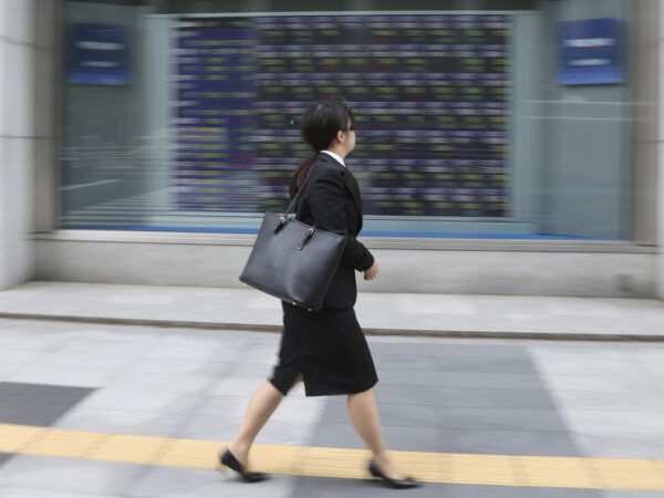 Will Japanese women be able to keep their maiden names after marriage? Major lobby demands change