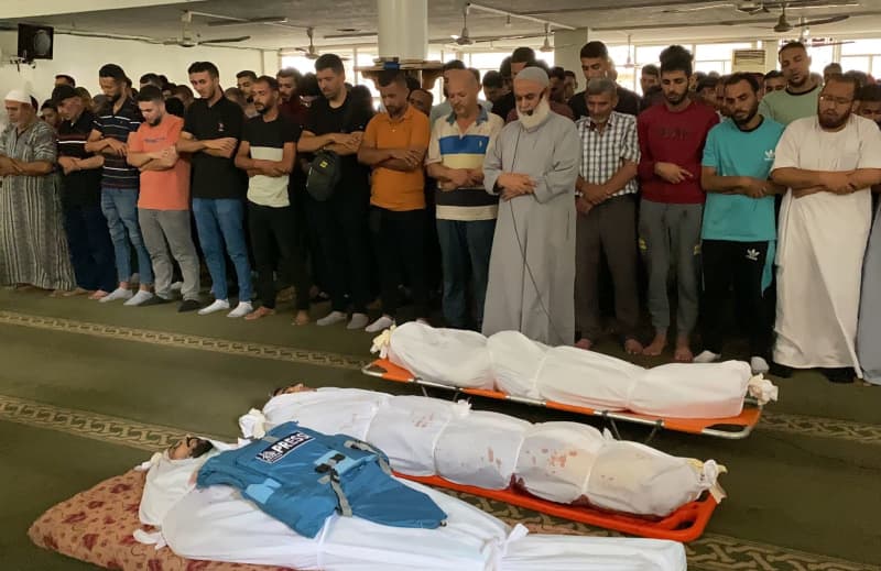 13 killed in air attack in Gaza Strip