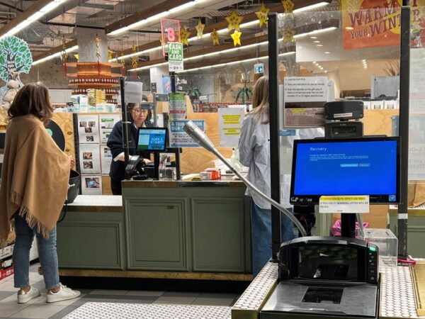 Australia warns of malicious websites after cyber outage