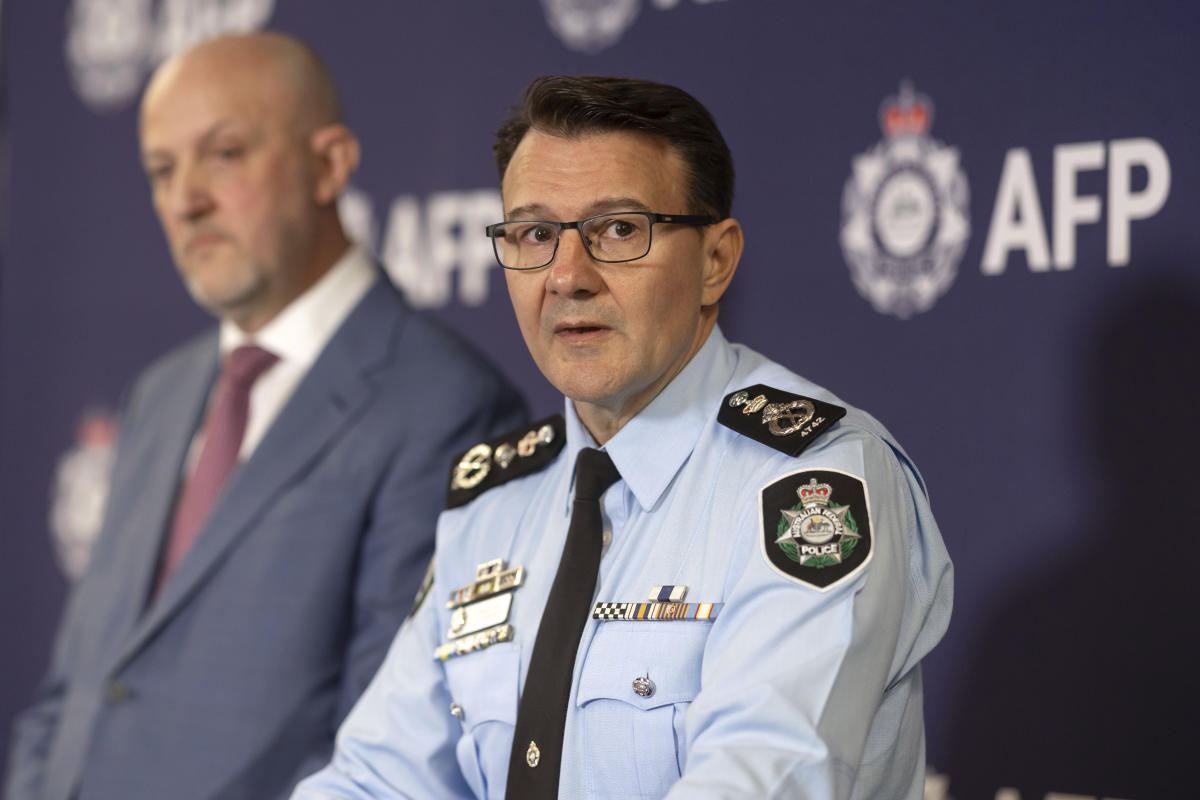 Australian army private and her husband accused of spying for Russia Australian army private and her husband accused of spying for Russia