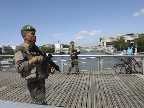 French anti-terror police detain alleged neo-Nazi sympathizer suspected of targeting Olympic torch