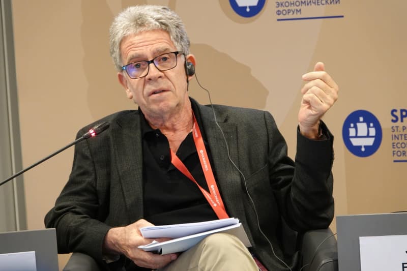 German journalist group expels Putin biographer amid Russian payments