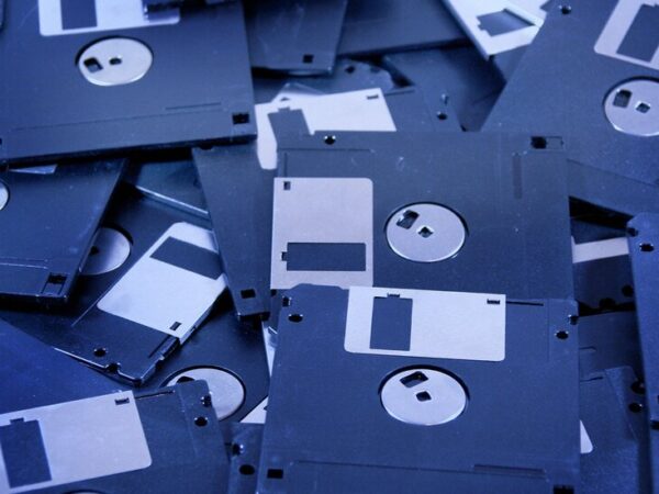 Japan Finally Phases Out Floppy Disks