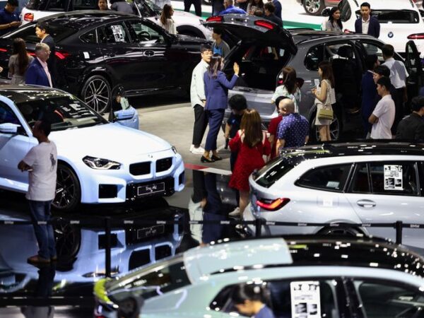 Thailand to offer investment incentives for makers of hybrid vehicles