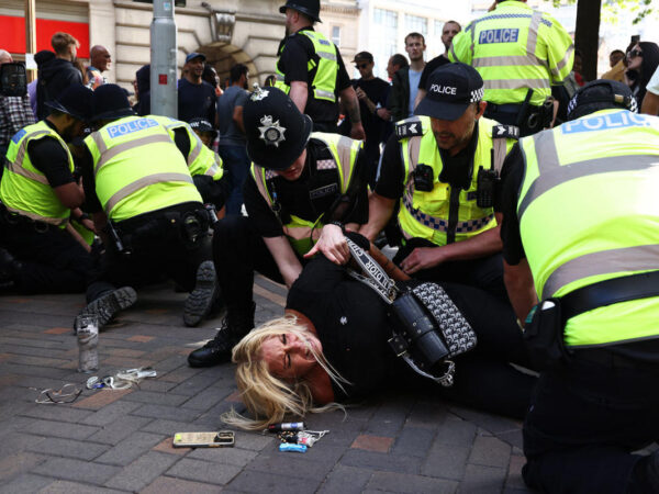 Far-right riots erupt in U.K. in the wake of child murders