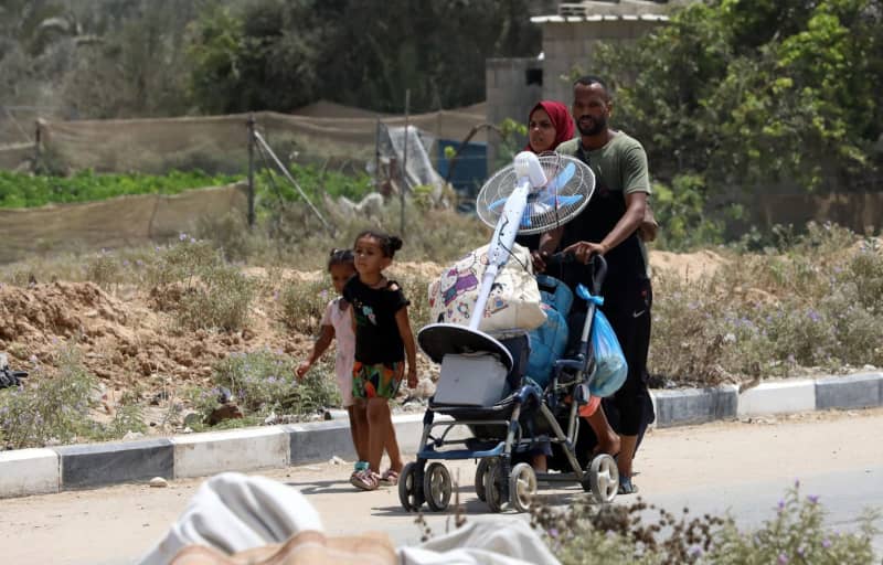 Israel tells residents of several Gaza areas to flee ahead of attacks Israel tells residents of several Gaza areas to flee ahead of attacks