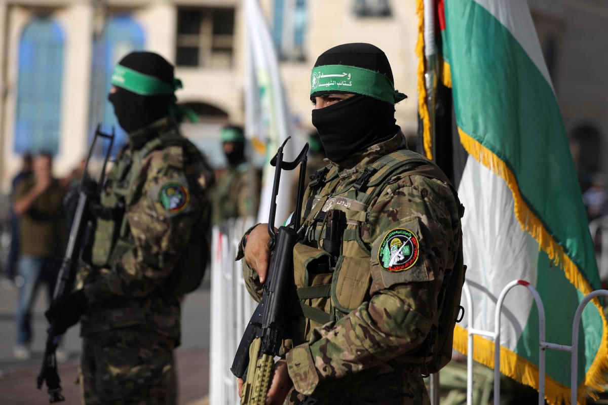 One Israeli hostage killed and 2 injured in Gaza by al-Qassam Brigades soldiers, Hamas says One Israeli hostage killed and 2 injured in Gaza by al-Qassam Brigades soldiers, Hamas says