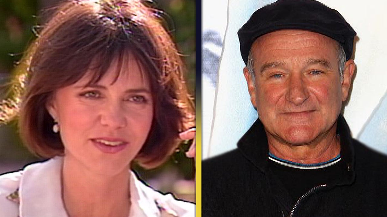 Remembering Robin Williams: Sally Field Reveals Touching Moment From 'Mrs. Doubtfire' Set Remembering Robin Williams: Sally Field Reveals Touching Moment From 'Mrs. Doubtfire' Set