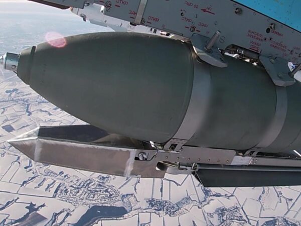 Russia is barely using one of its best weapons against Ukrainian forces in Kursk because it’s scared to hit itself, war expert says