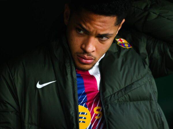 Vitor Roque move to Saudi Arabia collapsing due to wage demands – report