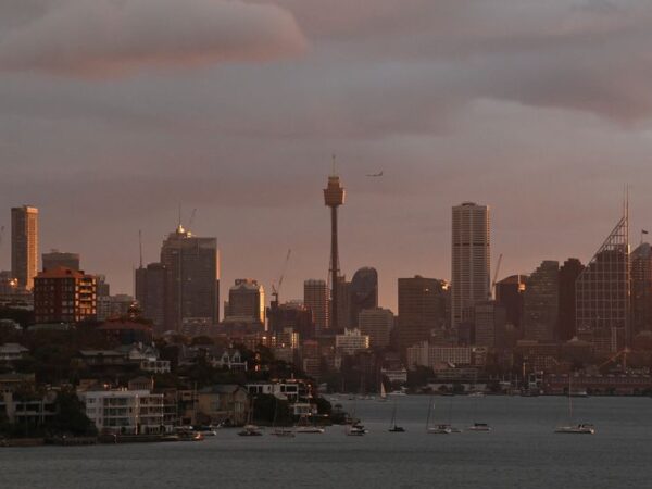 Australia job vacancies drop 5.2% in August quarter