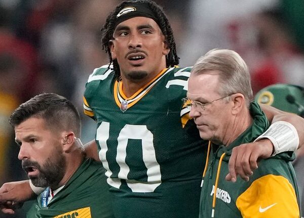 Green Bay Packers 29-34 Philadelphia Eagles: Saquon Barkley hat-trick on debut helps Eagles to win in Sao Paulo as Jordan Love injured | NFL News