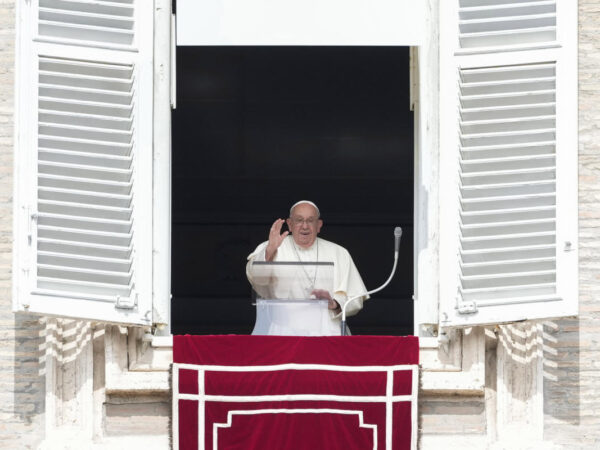 Pope cancels his audiences due to slight illness days before a new trip