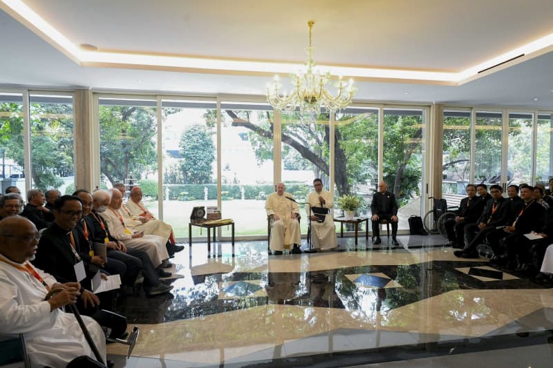 Pope Francis calls for interreligious dialogue during Indonesia visit Pope Francis calls for interreligious dialogue during Indonesia visit