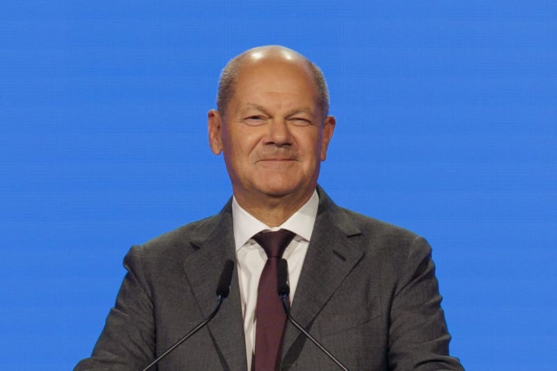 Scholz, Macron mull how to make Europe more competitive at Evian meet