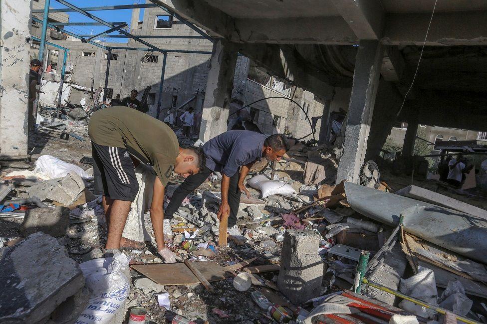 UN says Israeli strike killed six of its Gaza staff UN says Israeli strike killed six of its Gaza staff