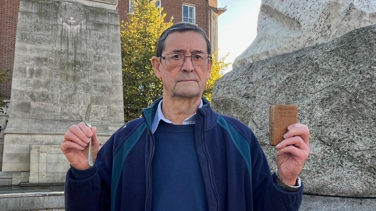 Dad’s WW2 fork found 84 years after last meal Dad’s WW2 fork found 84 years after last meal