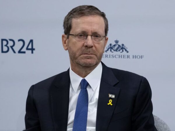 Israeli President Herzog apologizes to relatives of October 7 victims