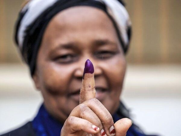 Mozambicans vote in key election for a new president