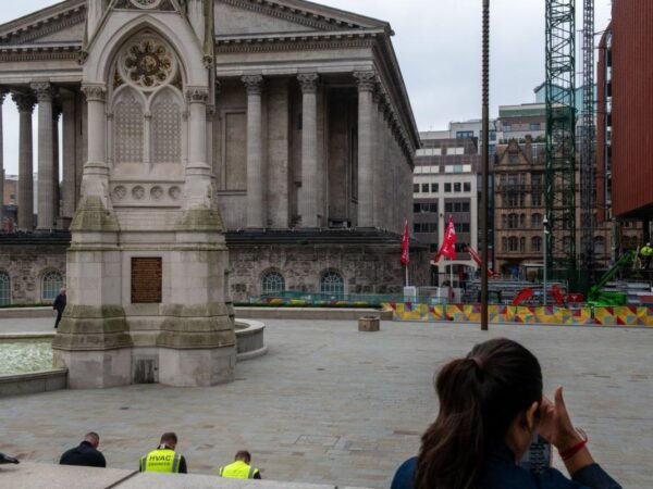 Quarter of English Town Halls Likely to Need Bailout, Poll Finds