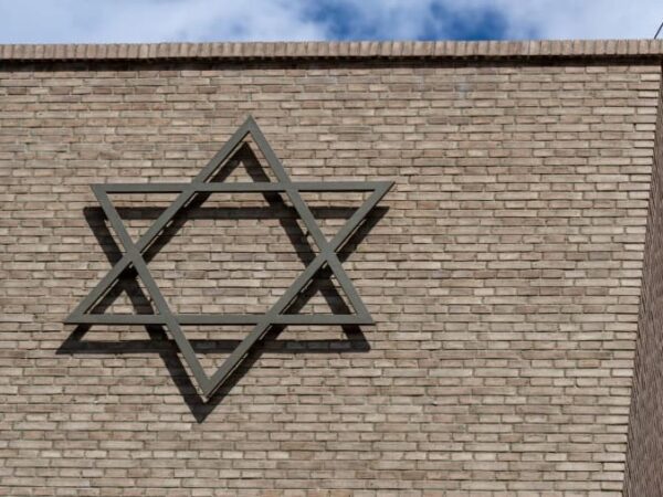 German coalition, opposition agree on anti-Semitism crackdown