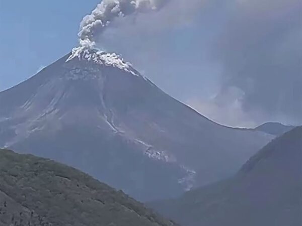 Indonesia volcanic eruptions disrupt international flights