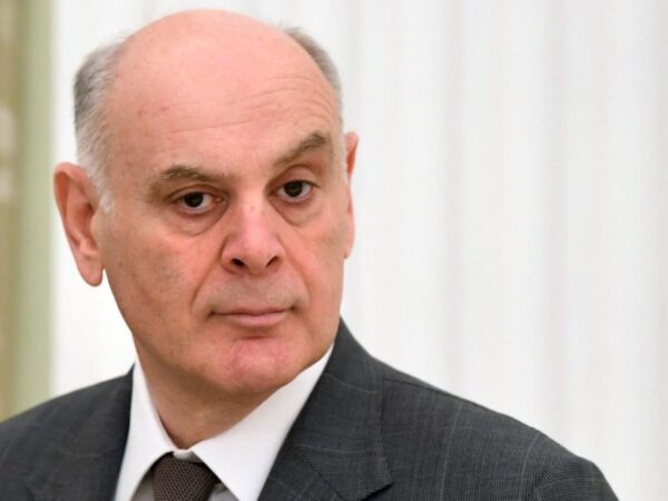 Leader of Georgia breakaway region resigns