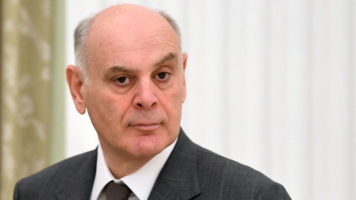 Leader of Georgia breakaway region resigns