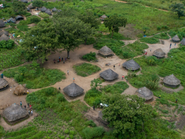 Lightning kills 14 at Uganda refugee camp