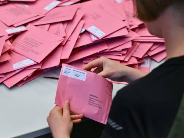Plenty of paper for early ballots